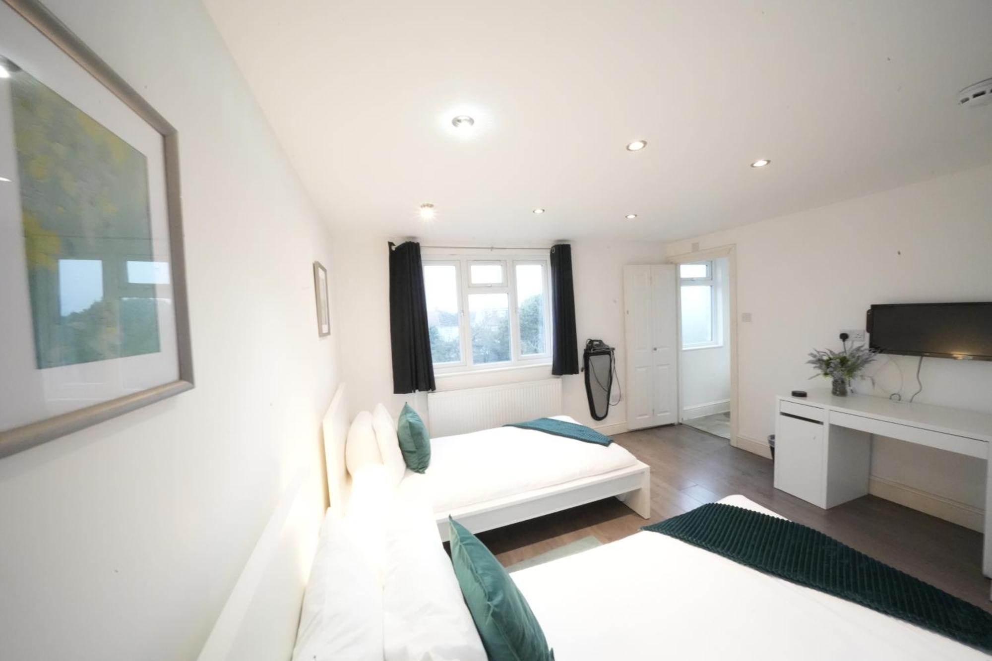 Grand Airport Ensuites Harmondsworth ภายนอก รูปภาพ