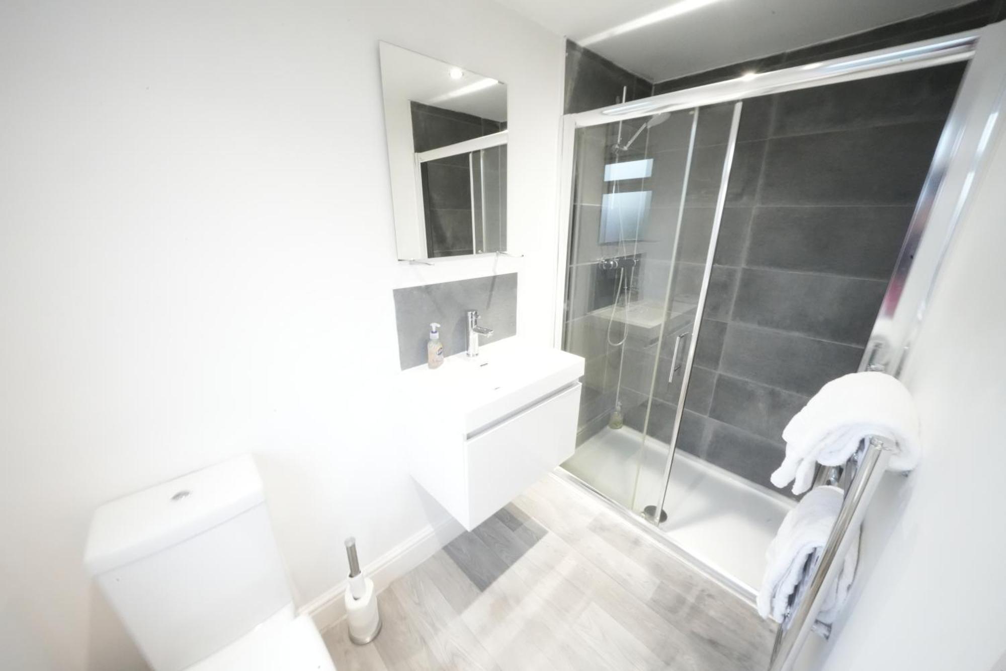 Grand Airport Ensuites Harmondsworth ภายนอก รูปภาพ