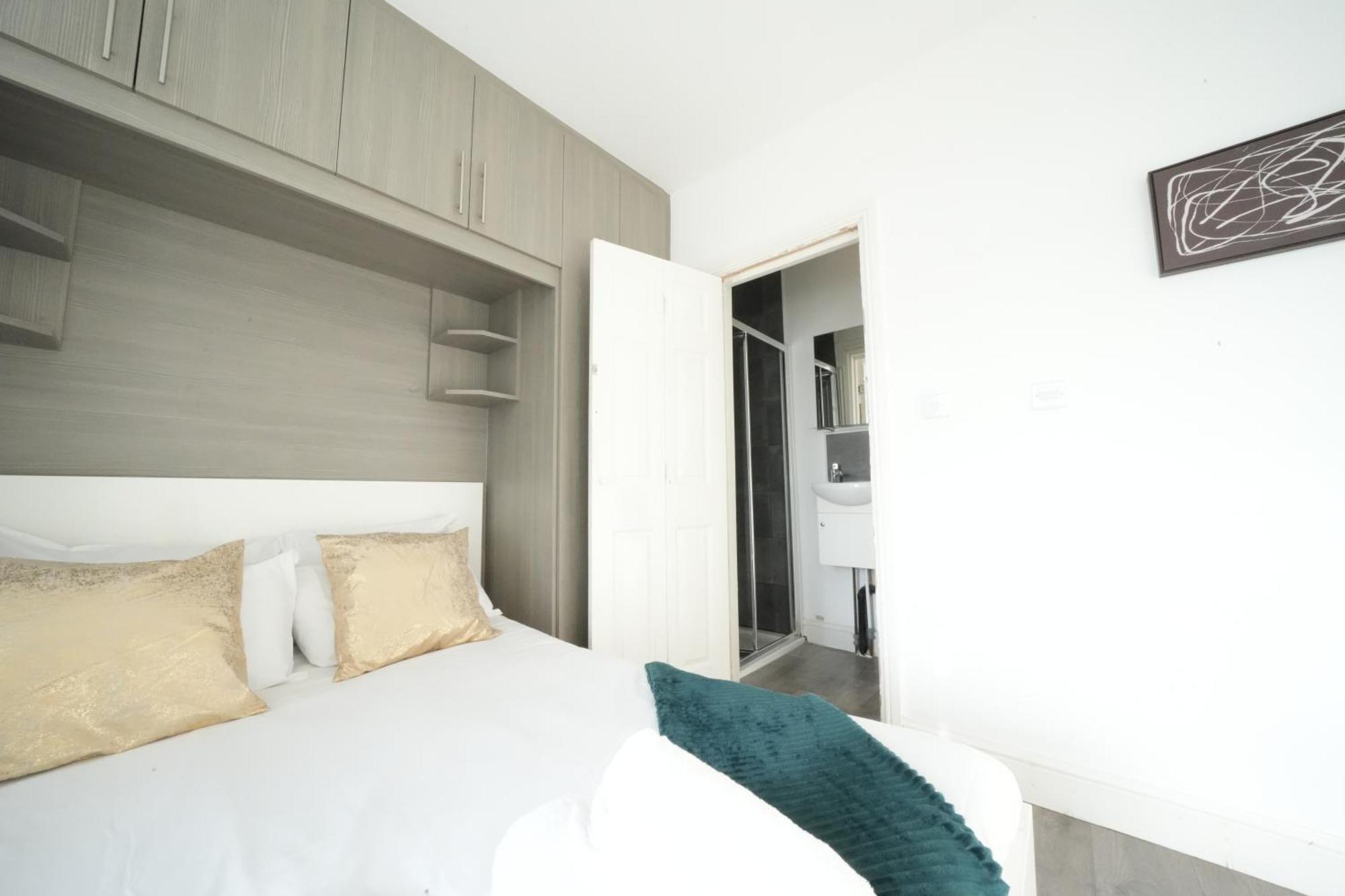 Grand Airport Ensuites Harmondsworth ภายนอก รูปภาพ